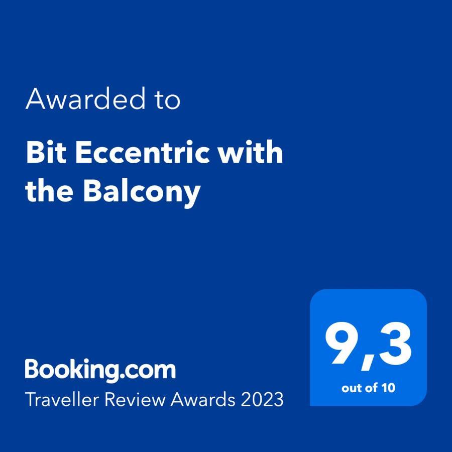 Bit Eccentric With The Balcony Lägenhet